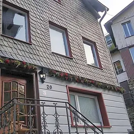 Hier & Jetzt In Monschaus Altstadt * מונשאו