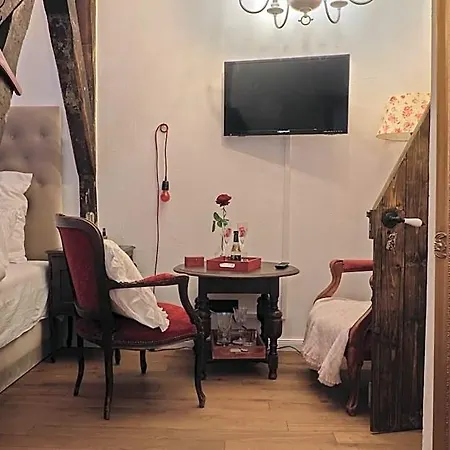 אורחן Hier & Jetzt In Monschaus Altstadt מונשאו