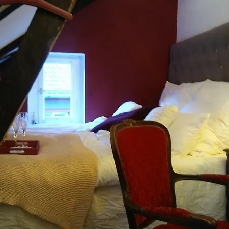 Inn Hier & Jetzt In Monschaus Altstadt *