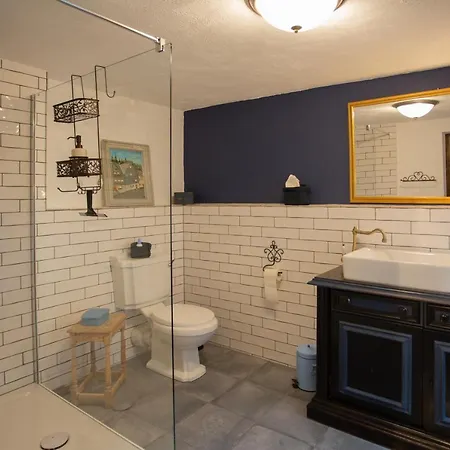 Hier & Jetzt In Πανδοχείο