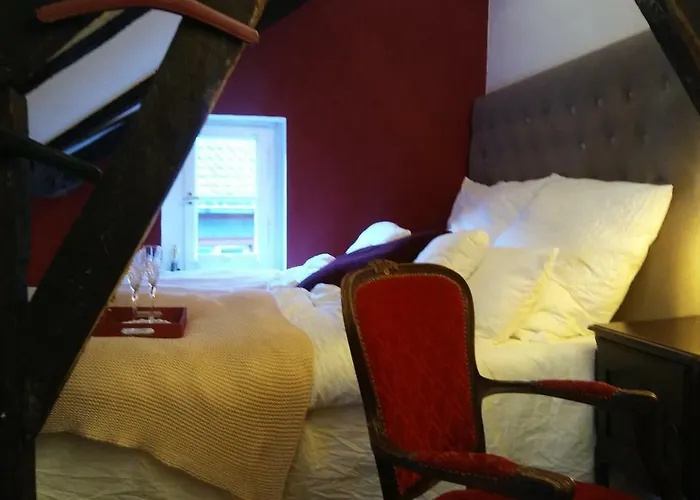 אורחן Hier & Jetzt In *